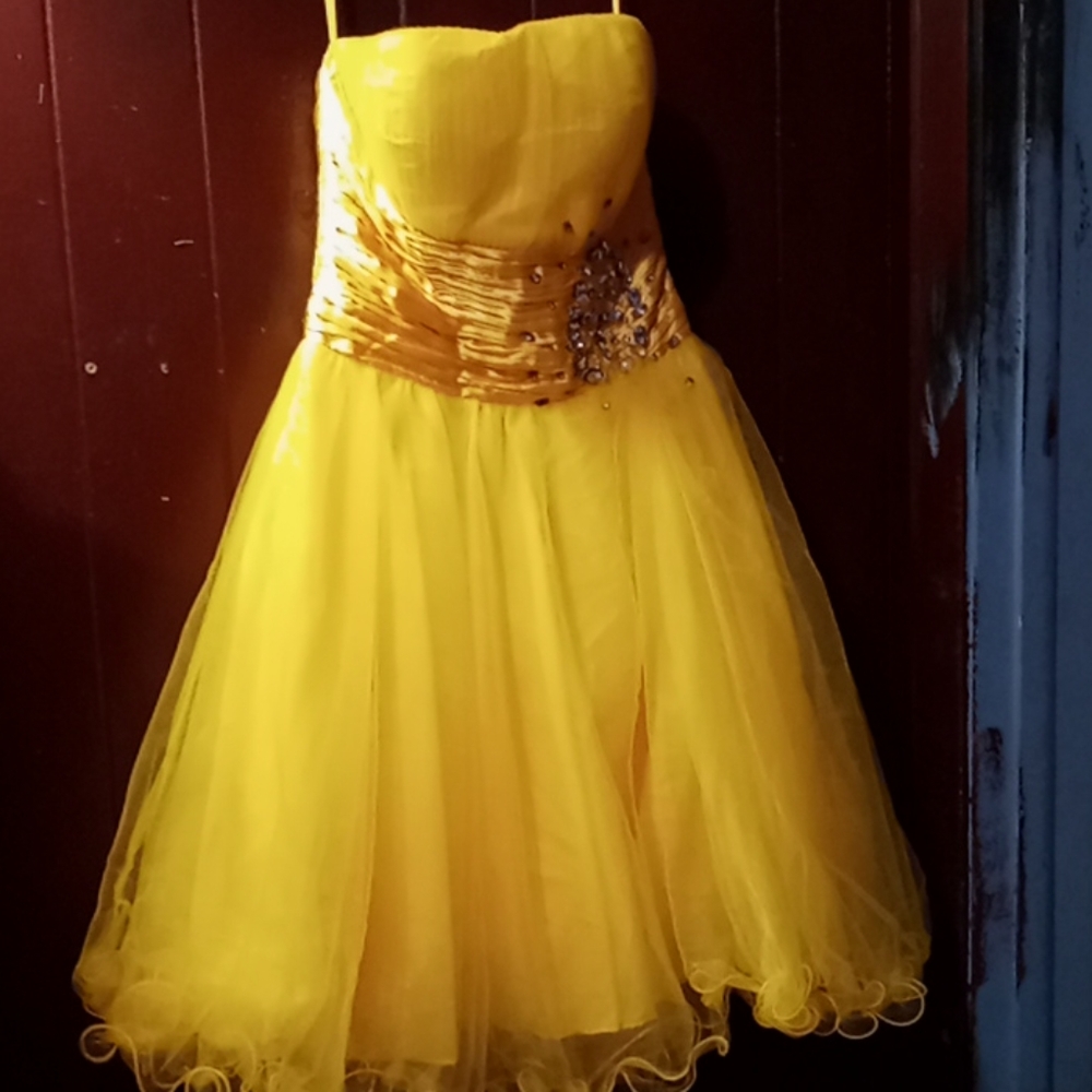 Yellow dress